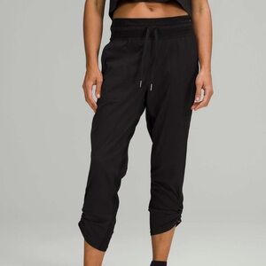 Lululemon Dance Studio Size 4 Mid-Rise 25"